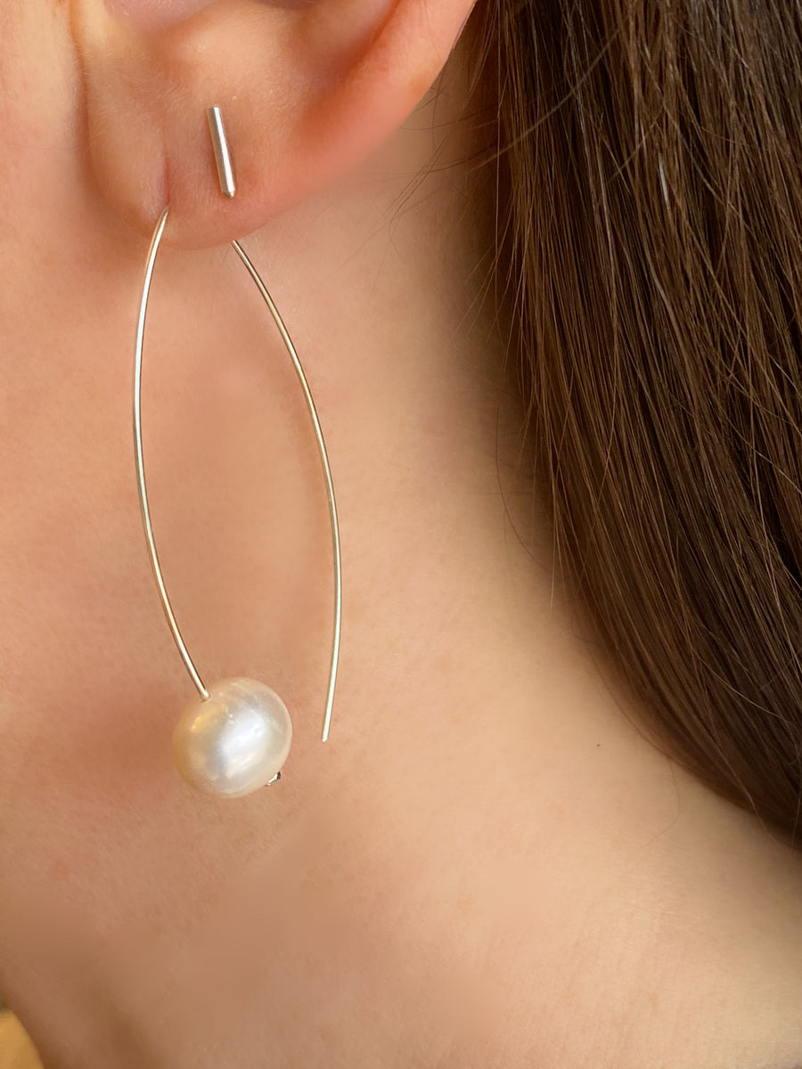 Hook deals pearl earrings